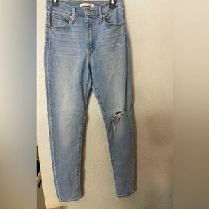 Levi’s jeans size 29.